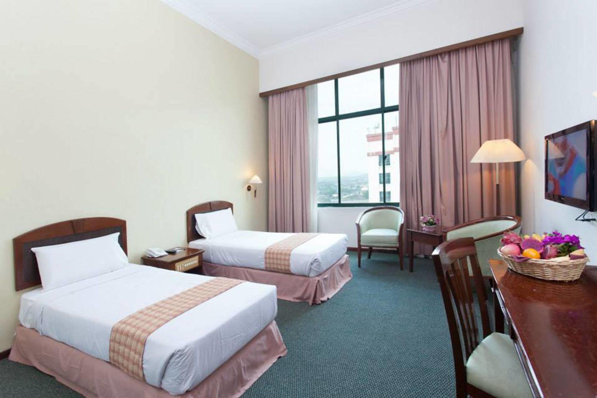 Summit Hotel Bukit Mertajam Eksteriør billede